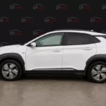 Hyundai Kona Premium Electric 2020 білий вид збоку для оренди