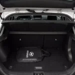 Hyundai Kona Premium Electric 2020 білий автомобіль для оренди