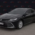 Toyota Camry 2023 чорний для прокату в Києві