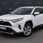 Toyota RAV4 2020 білий для прокату в Києві